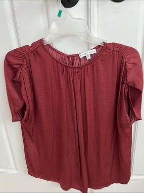 Maison d'Adellie Relaxed Burgundy Short Sleeve Blouse